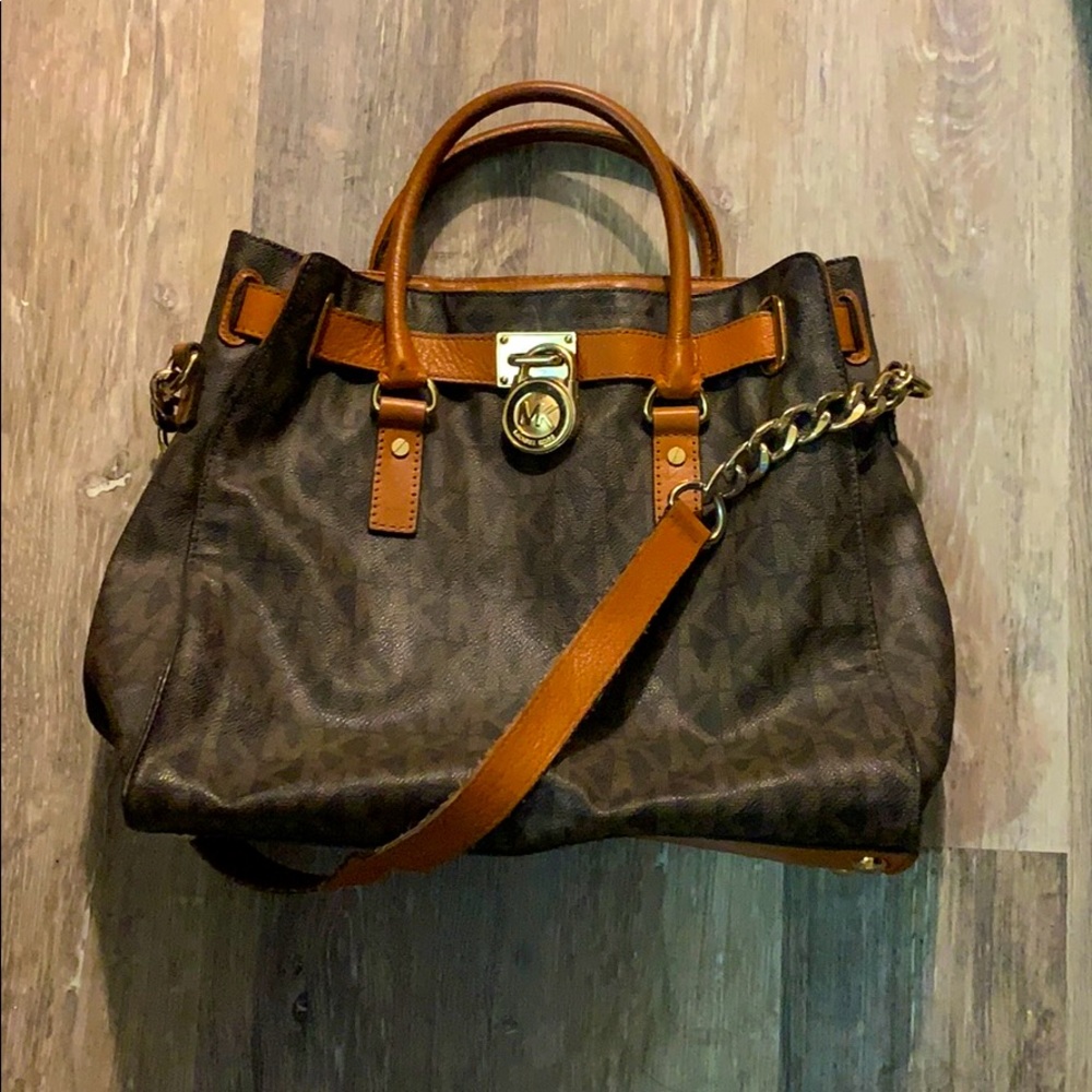 Micheal Kors purse